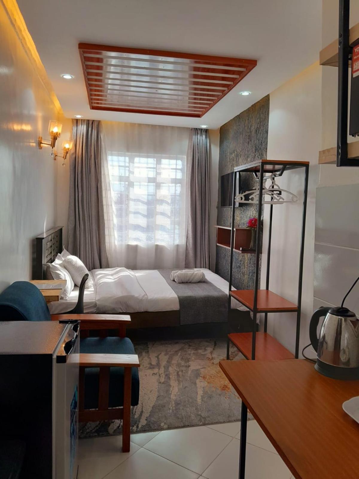 Sandalwood Suites Nakuru - Studios & One Bedroom Suites ภายนอก รูปภาพ