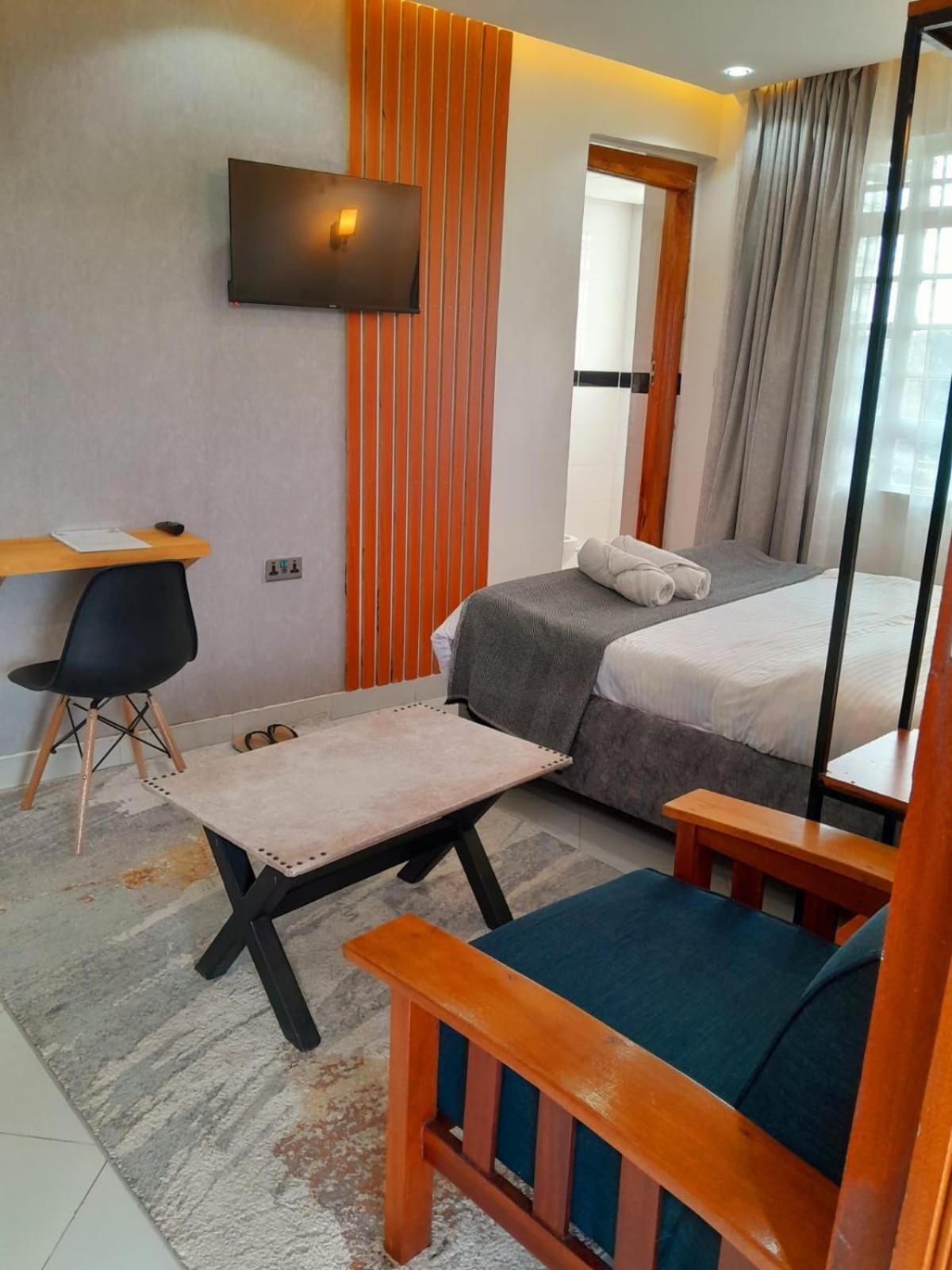 Sandalwood Suites Nakuru - Studios & One Bedroom Suites ภายนอก รูปภาพ