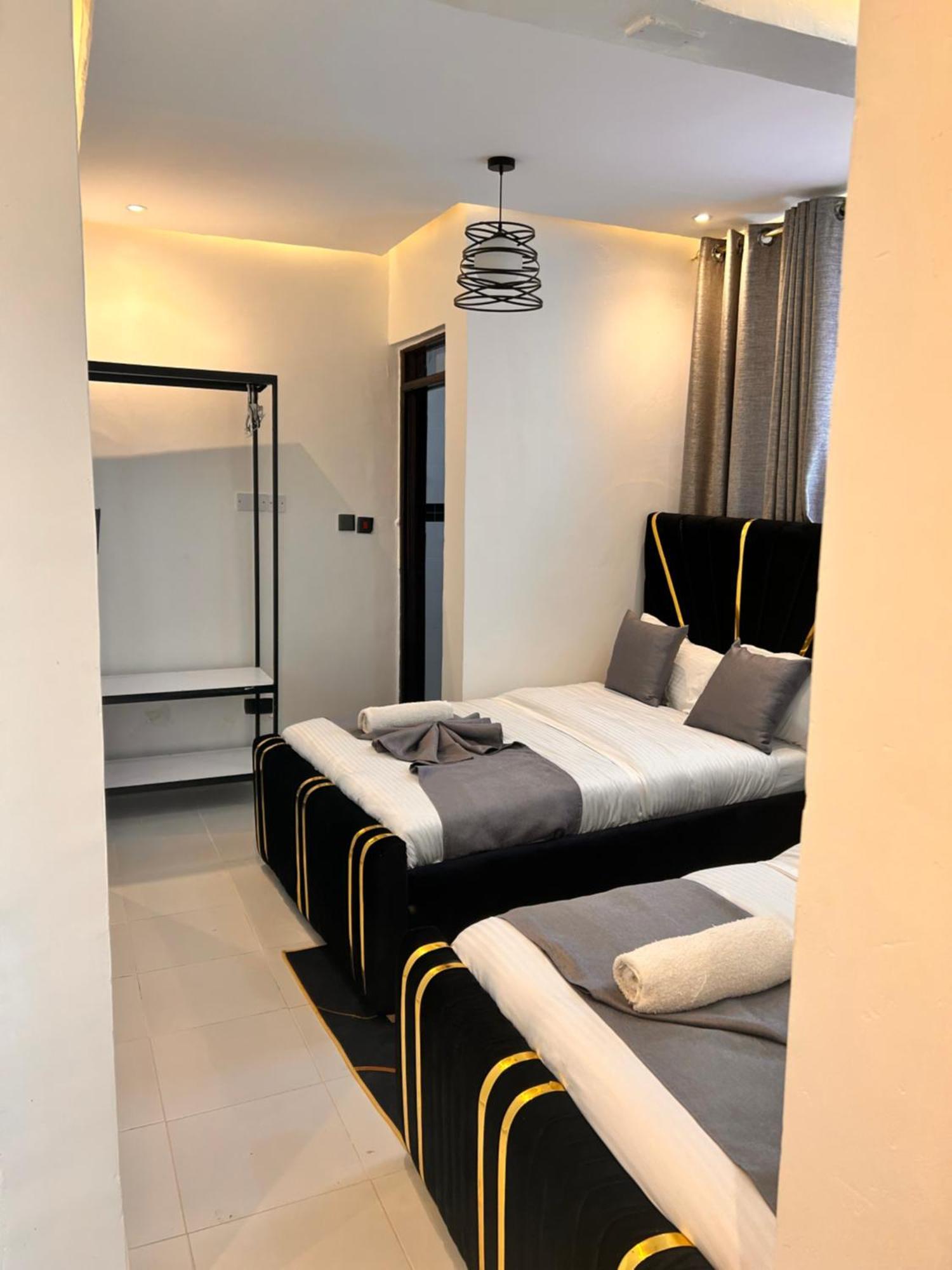 Sandalwood Suites Nakuru - Studios & One Bedroom Suites ภายนอก รูปภาพ